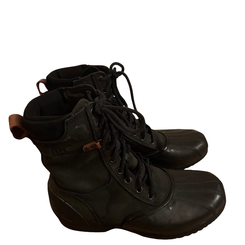 Sorel Suede Black and Green Lace-Up Boots